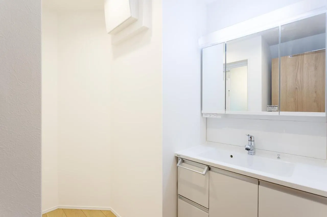 Shinjuku City House 新宿シティハウス Tokyo Apartment